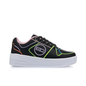 Sneakers nere con dettagli fluo