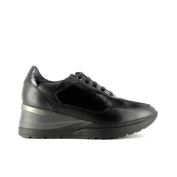 Scarpe nere stringate con zeppina