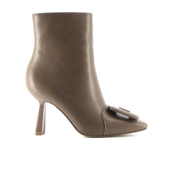 Stivaletti beige con tacco a rocchetto