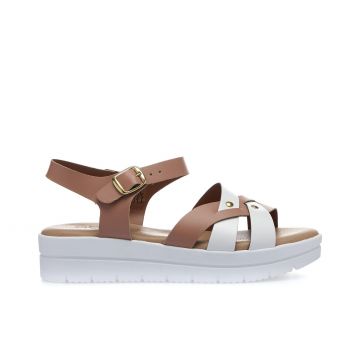 Sandali beige con suola platform e fibbie