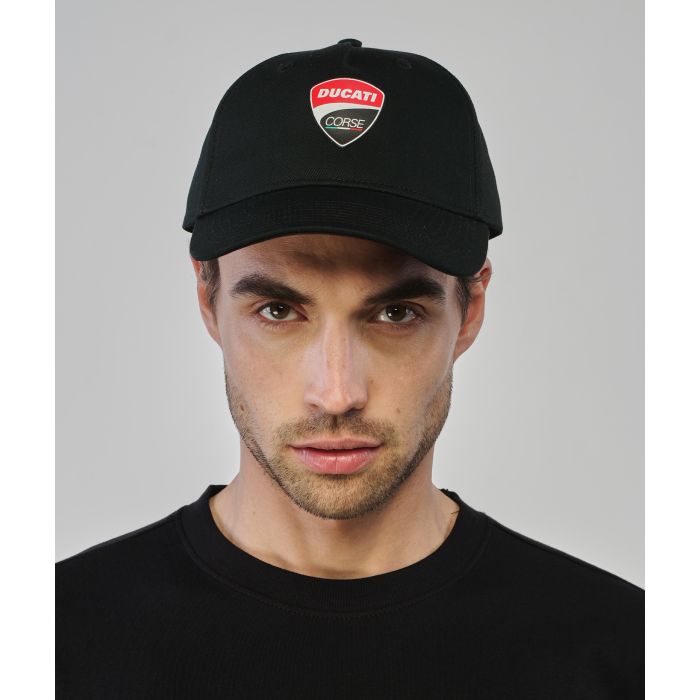 Cappellino sportivo nero con logo