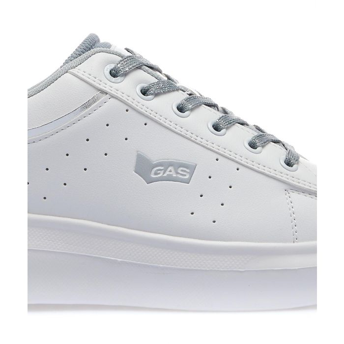 Sneakers bianche con suola platform e logo