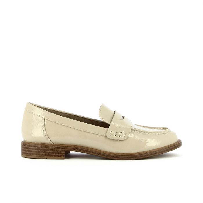 Mocassini casual beige lucidi con fessura a bocca di leone