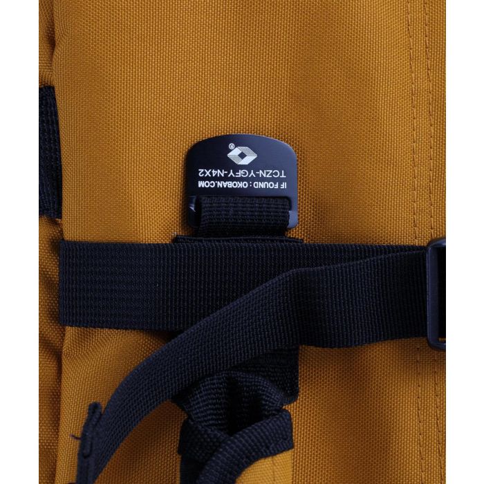 Zaino arancione da viaggio 36L con zip e cinghie di compressione