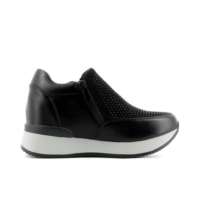 Slip-on nere con strass e zeppa