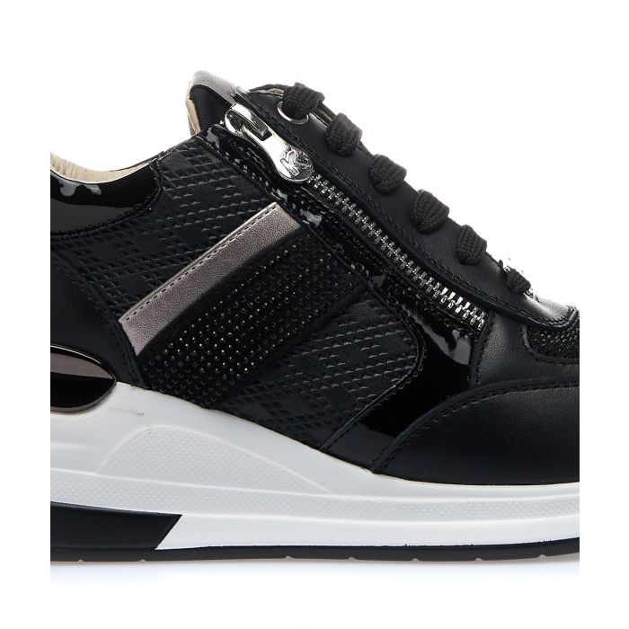 Sneakers nere con zeppa e strass