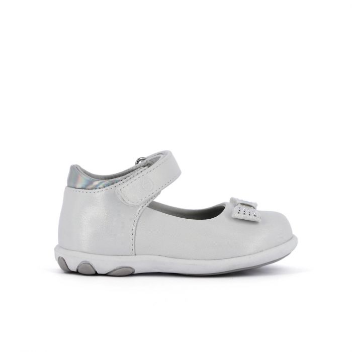 Ballerine bianche laminate modello mary jane con velcro e fiocco con strass da bimba
